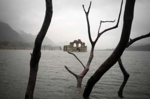 Colonial church emerging from a receding reservoir in Mexico. Photo, David Von Blohn, STR.
