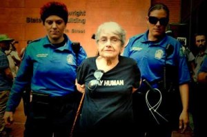 Hedy Epstein arrested.  Photo source, Google.