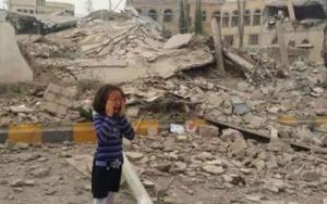 Yemeni child cries at a site of a Saudi air strikes, Sept 2015. Source Al Jazeera.